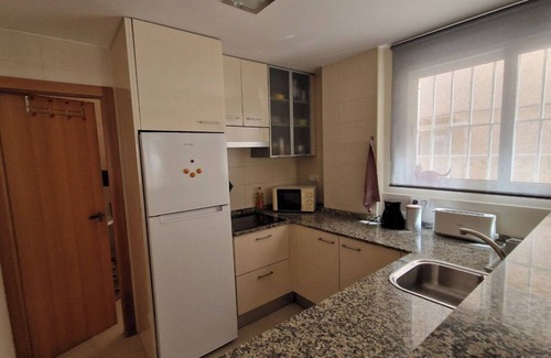 Plaza De La Costera Apartment | Cozy beach apartment with air conditioning and fast WiFi