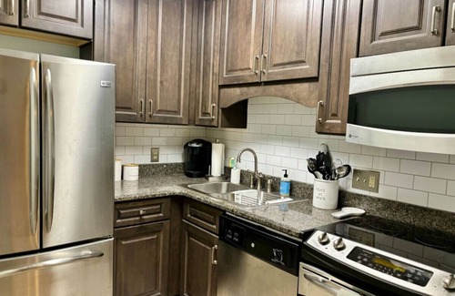 Summer Breeze Apartment | Cozy Beach Condo! Safe Complex!