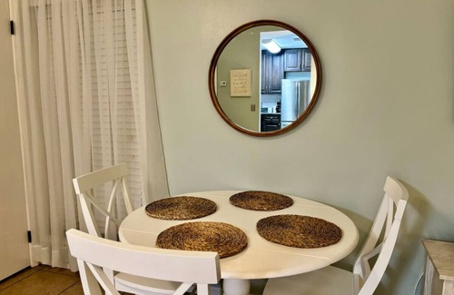 Summer Breeze Apartment | Cozy Beach Condo! Safe Complex!