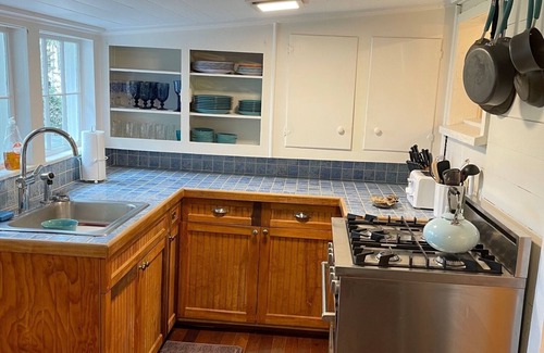 Sullivan's Island Cottage | Cozy Beach Cottage - Walk to Beach & All Island Has to Offer