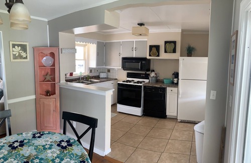 Chic's Beach Cottage | Cozy Beach cottage in Chicks Beach