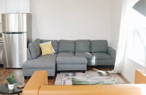 Lincoln Beach House | Cozy Beach Cottage-4 min to beach!