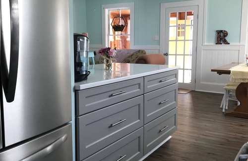 Fairhaven House | Cozy Beach Cottage just steps to a small quiet beach and public boat ramp.