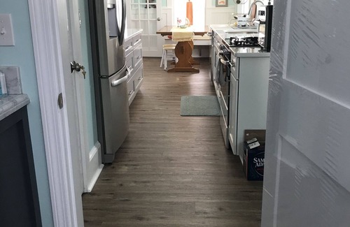 Fairhaven House | Cozy Beach Cottage just steps to a small quiet beach and public boat ramp.