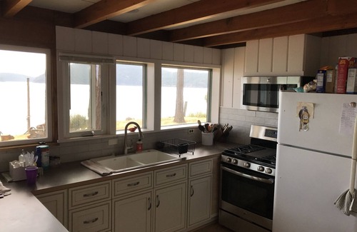 Anacortes House | Cozy Beach Cottage with San Juan Islands view