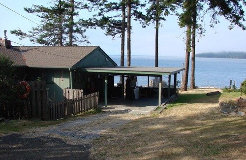 Anacortes House | Cozy Beach Cottage with San Juan Islands view