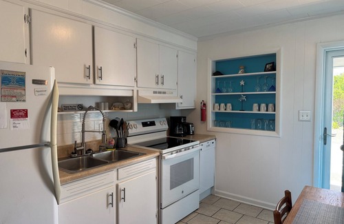 Emerald Isle Cottage | Cozy Beach Getaway With a View! Refreshed for 2025!