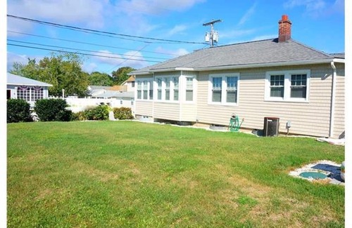 Old Lyme House | Cozy Beach House - Available year round