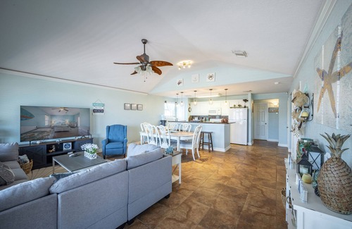 Surfside Beach House | Cozy Beach House with Fantastic Beach and Bay View!