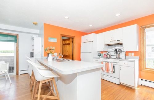 Fairhaven House | Cozy Beach House with 270° Spectacular Views