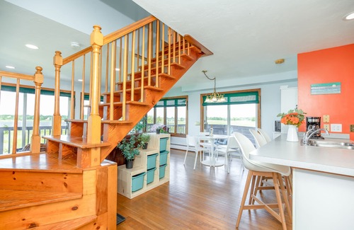 Fairhaven House | Cozy Beach House with 270° Spectacular Views