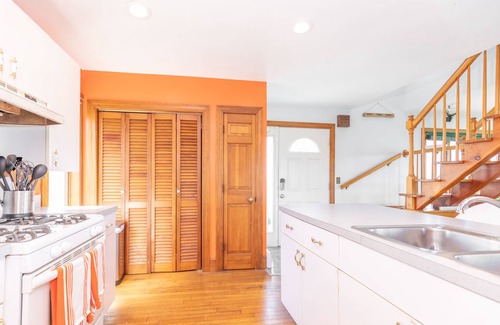 Fairhaven House | Cozy Beach House with 270° Spectacular Views