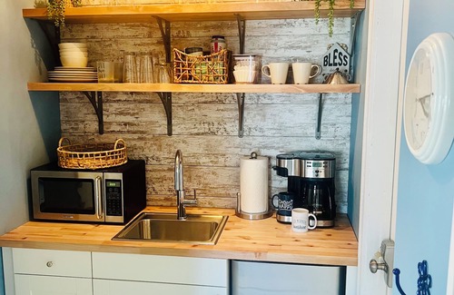 Saugatuck Condo | COZY BEACH Nesting in the ♥️ of DOWNTOWN with SEASONAL POOL&HOT TUB ACCESS