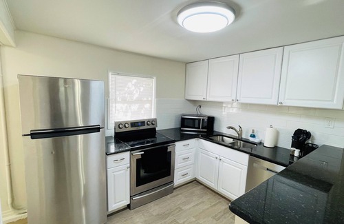 Holly Hill Apartment | Cozy Beach Town Getaway 5 Minute Drive From The Beach