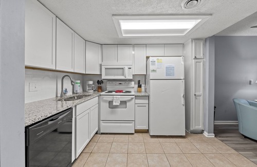 Windy Hill Condo | Cozy Beachfront condo + Free Attraction Tickets!