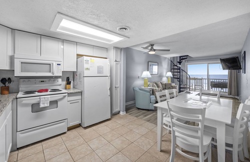Windy Hill Condo | Cozy Beachfront condo + Free Attraction Tickets!