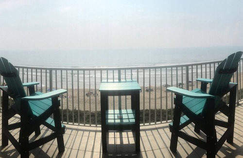 South Padre Island Condo | Cozy BeachFront Condo with Oversized Balcony and Amazing Views