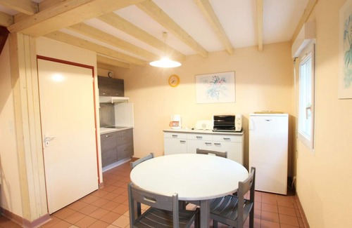 Omonville-la-Rogue Cottage | Cozy Beachside Cottage with Terrace, BBQ, and Parking - Pet Friendly!
