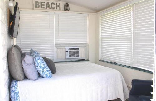 New Smyrna Beach Apartment | Cozy Beachside Cottage Studio