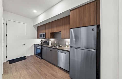 West Gateway Apartment | Cozy Beachside Escape / Great Views