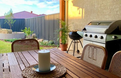 West Beach House | Cozy Beachside holiday home, just 300m from stunning West Beach, Esperance