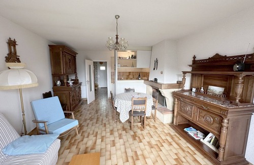 Arzon House | Cozy Beachside House for 4 with Full Amenities & Parking
