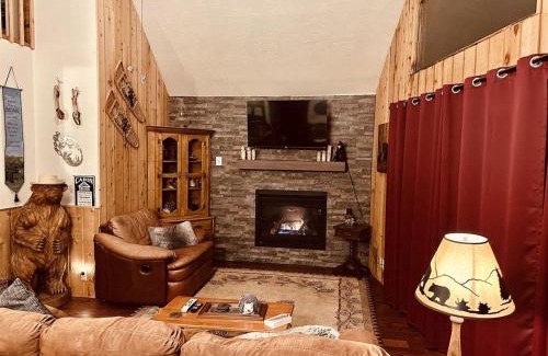Duck Creek Village House | Cozy Bear Cabin in Duck Creek