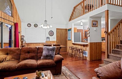 Duck Creek Village House | Cozy Bear Cabin in Duck Creek