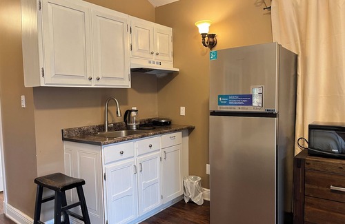 Niagara Falls Apartment | cozy BEDROOM close to the Fallsn