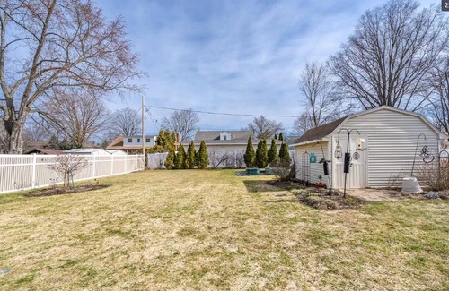 Stockade Historic District Apartment | Cozy bedroom in beautiful Schenectady with AC, WiFi