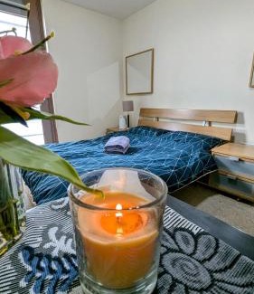Birmingham City Centre Apartment | Cozy Bedroom in Birmingham City Centre
