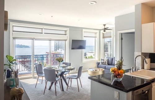Belltown Condo | Cozy Belltown Condo with amazing Elliott Bay Views