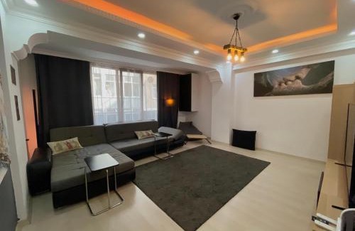 Sisli Apartment | Cozy Big Şişli Apartment , AC, Modern &for Family,Friendly in Center