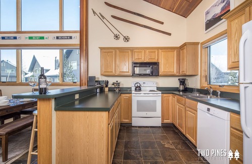 Big Horn Condo | Cozy Big Horn Home Walking Distance to Big Sky Resort | Ski-In/Out | Fireplace