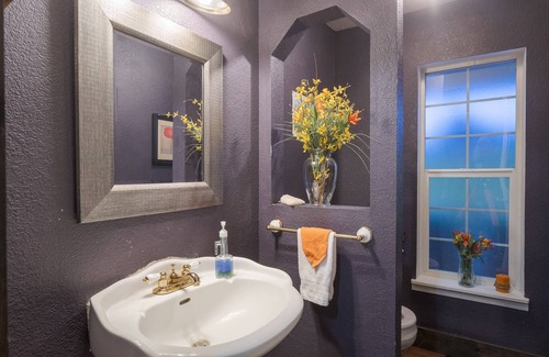 Welches House | Cozy Birdhouse w Big screen TV’s Sleeps 6. 20 min to Ski Resorts!