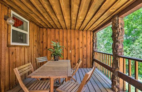 Deadwood House | Cozy Black Hills Cabin with Deck about 3 Mi to Deadwood!
