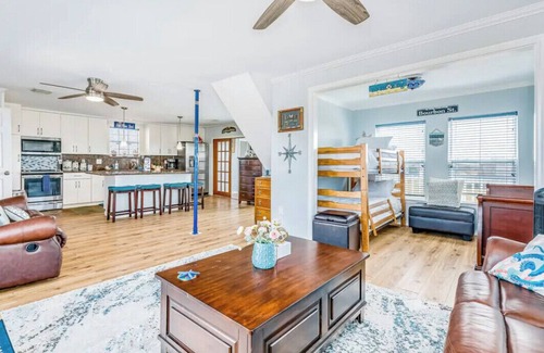 Galveston House | Cozy Blue Whale Beach House with wrap around deck