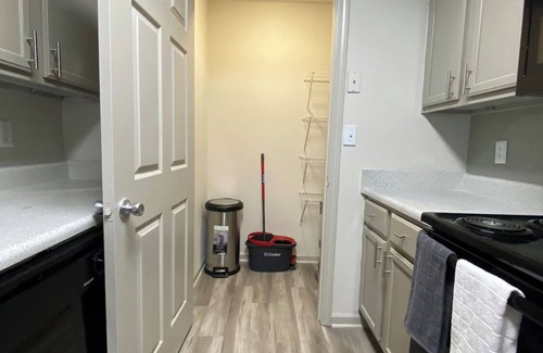 Morrow House | Cozy Blues Stay W/FREE parking!