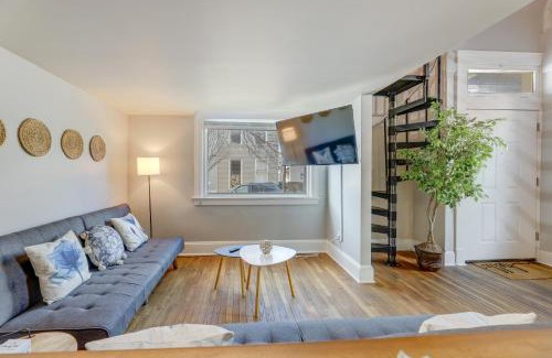 Clifton Heights House | Cozy Boho-Chic Loft about 2 Mi to Downtown Cincinnati