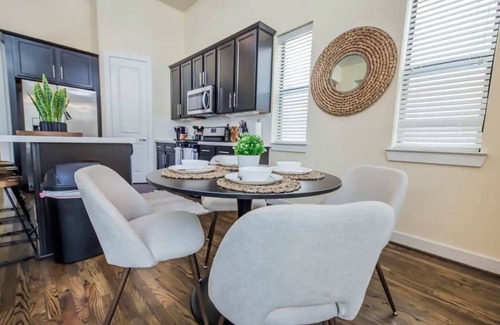 Greater East End House | Cozy boho themed 3-bedroom townhome in EADO
