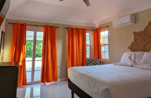 Boscobel House | Cozy Boscobel Townhouse 20 min from Ocho Rios