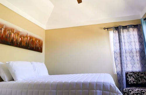 Boscobel House | Cozy Boscobel Townhouse 20 min from Ocho Rios