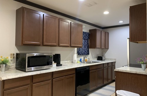 Tyler House | Cozy bran new 3 Bedroom 2 Bath Duplex Unit b