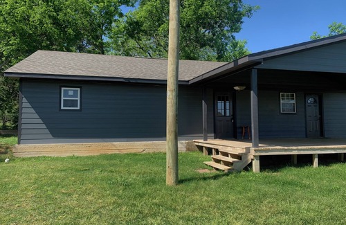 Tyler House | Cozy bran new 3 Bedroom 2 Bath Duplex Unit b