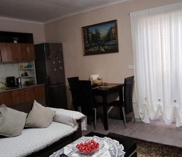 Rade Apartment | Cozy Breeze Central Apartment