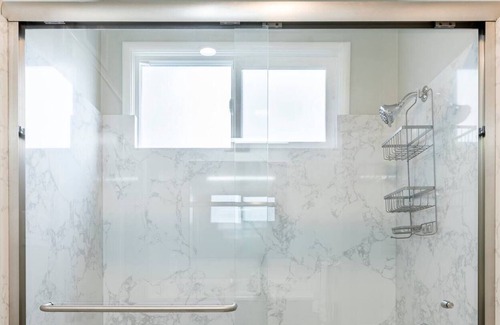 Eureka Valley Apartment | Cozy, bright apt central to the heart of SF