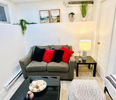 Saanich East Apartment | Cozy & Bright Home With Parking
