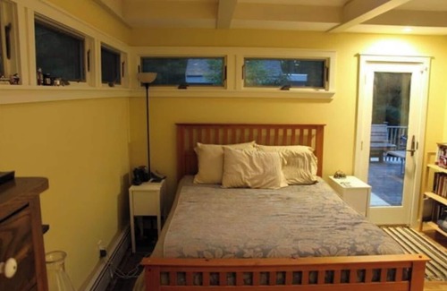 Bourne House | Cozy, bright house in enjoyable Bourne with WiFi, AC. Minutes from beach!
