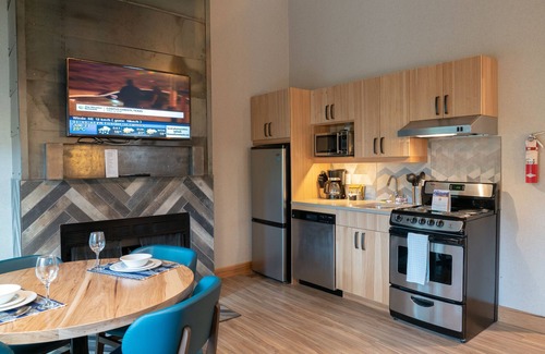 Banff Cabin | Cozy + Bright Mountain Cabin