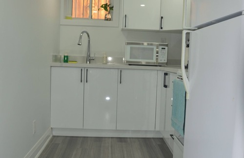 Wexford House | Cozy bright private basement apartment in the heart of Scarborough
